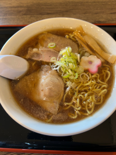 「正油ラーメン（850円）」@旭川ラーメン 特寅の写真
