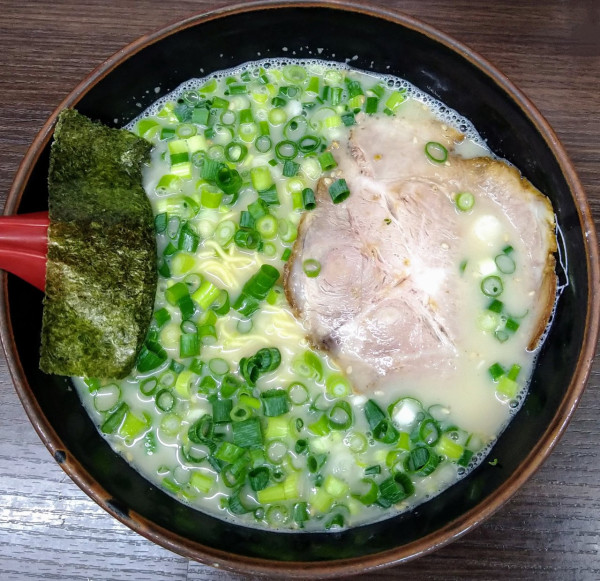 「博多ネギラーメン 880円」@博多ラーメン 長浜や 青物横丁店の写真
