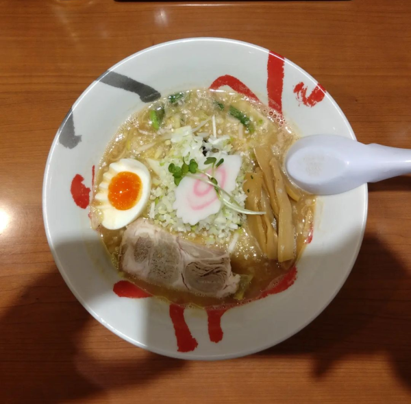 「こっさり極塩ラーメン」@函館麺厨房 あじさい 東京ラーメンストリート店の写真