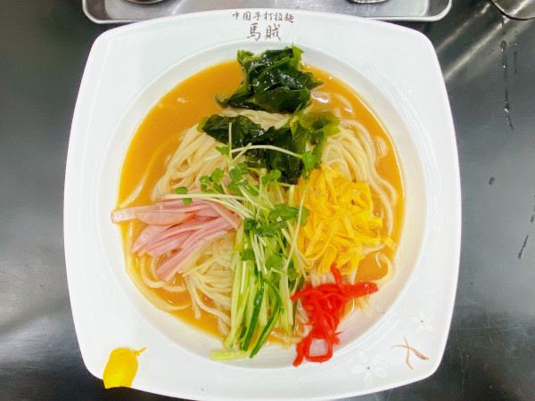 「冷やし中華:1,200円」@中国手打拉麺 馬賊 日暮里店の写真
