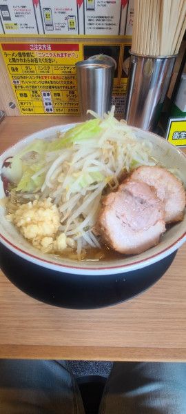 「小ラーメン（ニンニク、他標準）」@ラーメン豚山 恵比寿店の写真