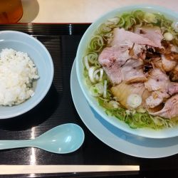 チャーシュー麺(ライス半分付き)
