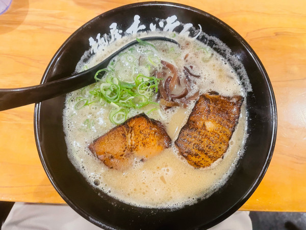 「豚トロ入り濃厚豚骨ラーメン@1250」@麺屋 たいそんの写真