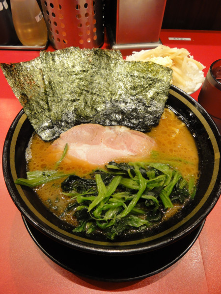 「ラーメン780円硬ライス無料」@家系ラーメン 王道乃印 柏店の写真