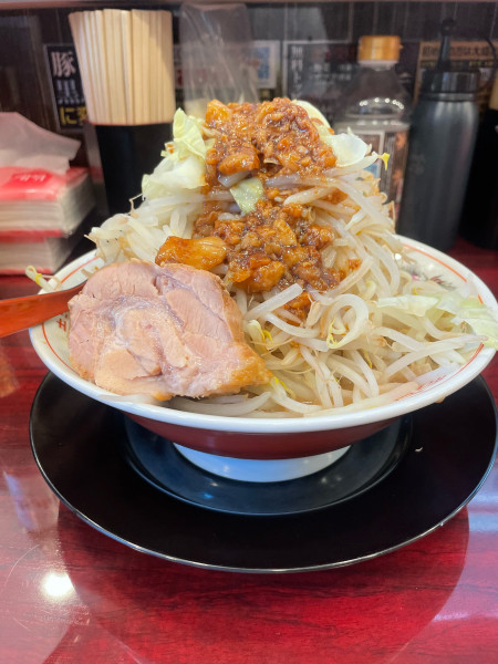 「らーめん　プチ　全マシマシ」@ぶっ豚 京王稲田堤店の写真