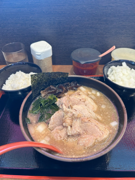 「チャーシューメン並　玉ねぎ　ライス」@イレブンフーズ 源流 南品川店の写真