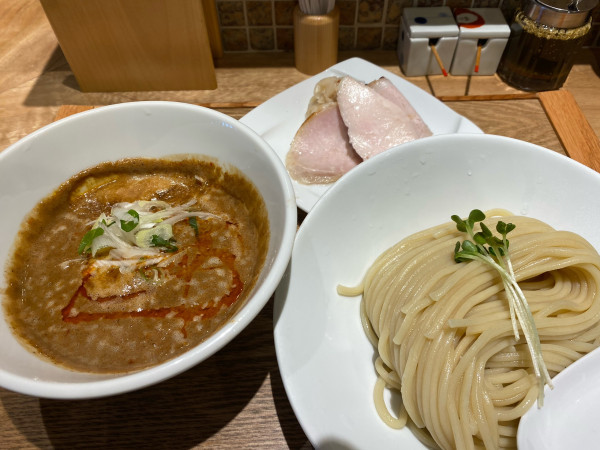 「赤つけ麺」@麺屋 周郷 神田店の写真