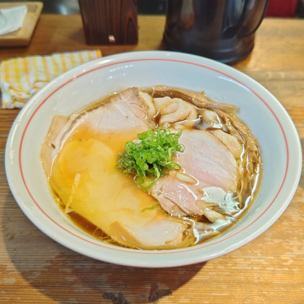 「ワンタン醤油ラーメン」@ラーメン屋 トイ・ボックスの写真