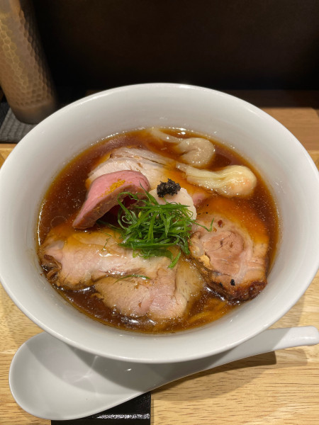 「特上醤油らぁ麺」@らぁ麺や 嶋の写真