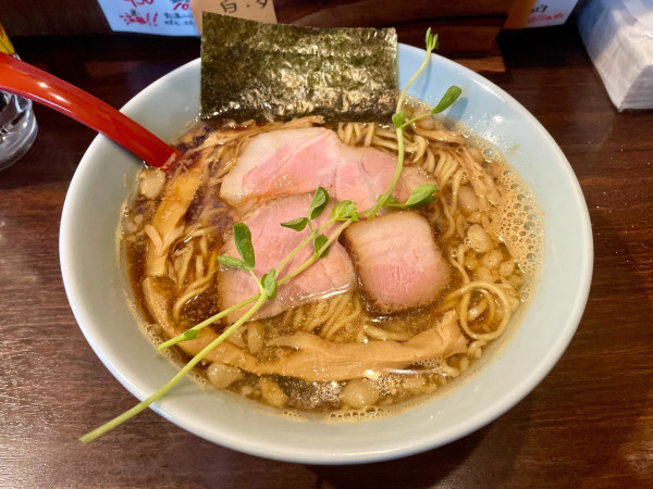 「サッポロ赤星２本→［限定］セアブラタマリ醤油そば ＋ 和え玉」@中華そば 東京ぐれっちの写真