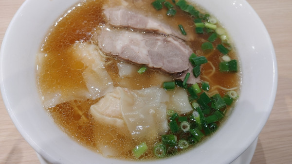 「チャーシュー入り海老ワンタン麺」@四川乃華ICHIの写真