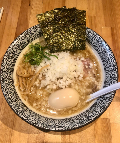 「特製濃厚煮干し中華そば 玉ねぎ 1080+100円」@煮干し中華そば 麺屋 銀星 高円寺の写真