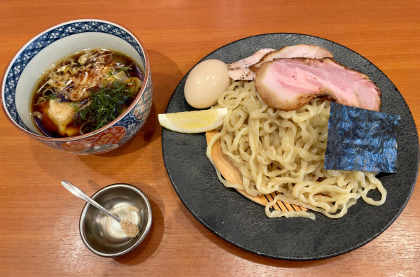「淡麗特製つけ麺(醤油/200g)」@自家製手もみ麺 鈴ノ木の写真
