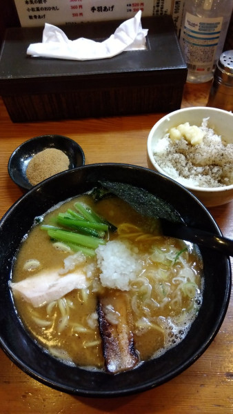 「鶏白湯らーめん+魚粉節+無料ライス」@三代目麺処 「まるは」極 船橋店の写真