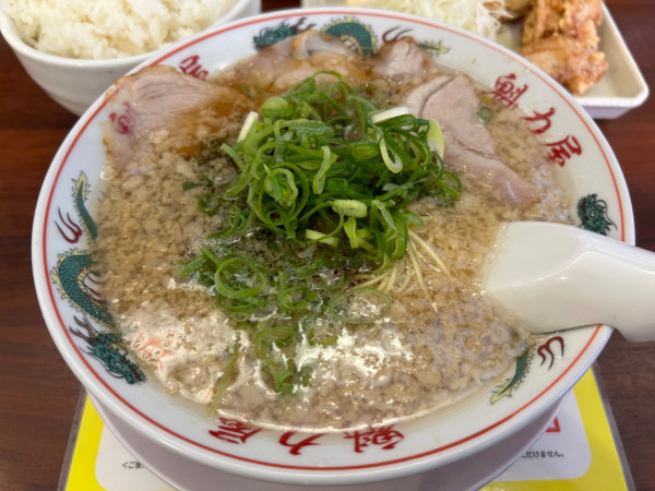 「特製醤油ラーメン（かため 多め）+唐揚げ定食（ご飯大盛り）」@ラーメン魁力屋 港北インター店の写真