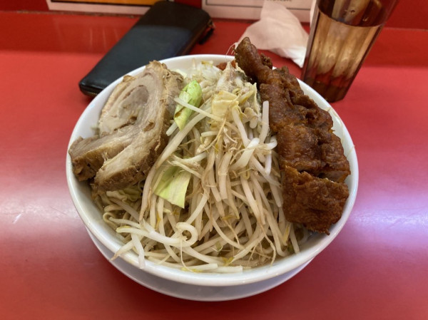 「ラーメン+フライドポーク+うずら1200円」@自家製麺 ダイサンの写真