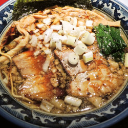 溜まり中華そば（820円）