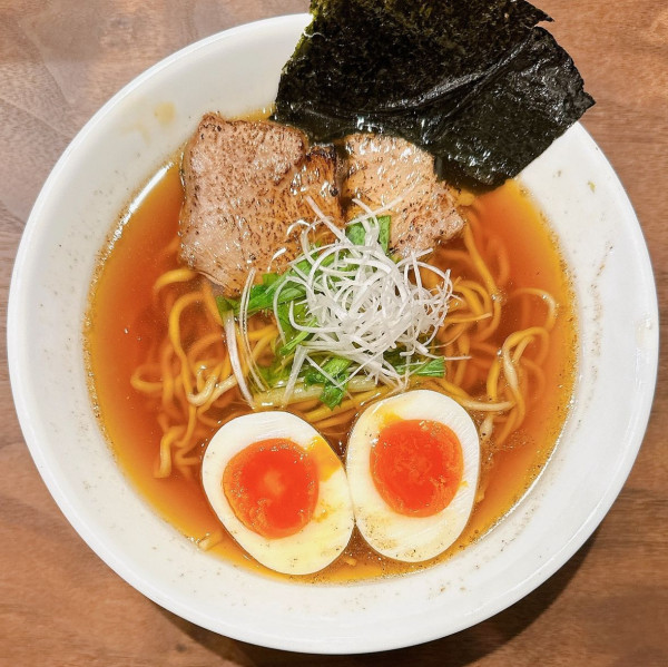 「極しょうゆラーメン」@麺ダイニングたかなわの写真