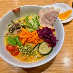 冷やしベジソバ（1300円）