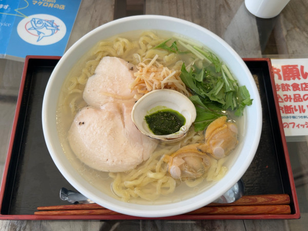 「旨味ソバ塩(白)」@ラーメン ウミノイロの写真