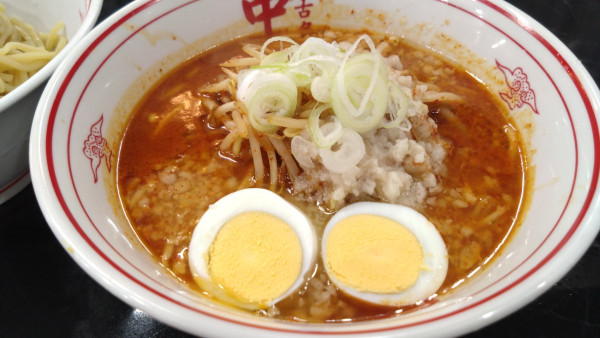 「冷し味噌卵麺 背脂」@蒙古タンメン 中本 目黒店の写真