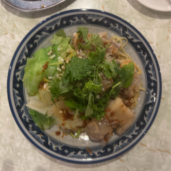 「てびちのせ麺」@金燕楼の写真