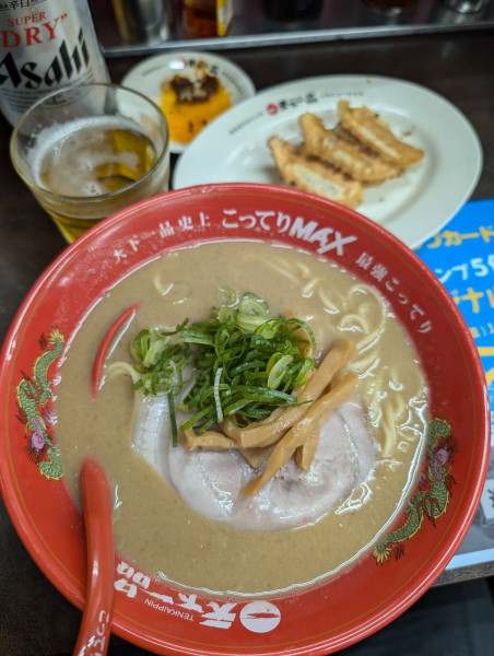「こってりＭＡＸ 並 ＋ 瓶ビール ＋ 羽根つき餃子」@天下一品 池尻店の写真