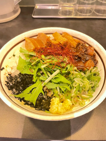 「トロ肉まぜそば+こってり」@麺屋 はるか 秋葉原店の写真