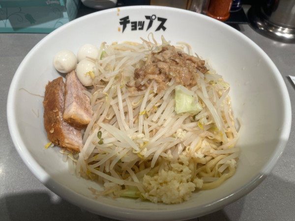 「まぜそば中　にんにく少なめうずら」@まぜそば 渋谷 チョップスの写真