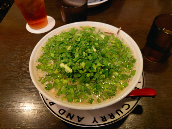 「にんにらラーメン」@九州とんこつ のげら～ 桜木町本店の写真