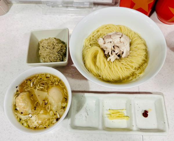 「【限定】特製昆布水豚しゃぶ塩つけ麺【1950円】」@ラーメン星印の写真