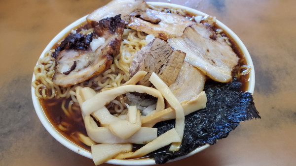 「ラーメン(大盛)」@梅乃家の写真