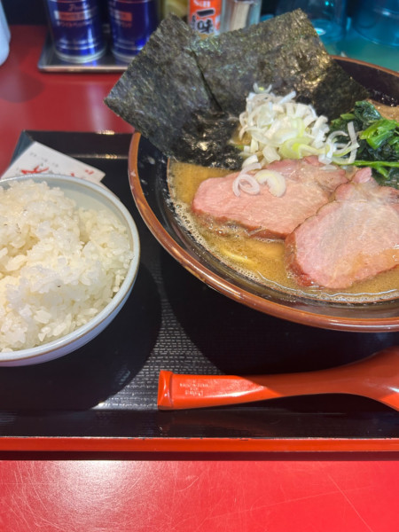 「豚骨醤油らぁ麺　小ライス」@らぁ麺処 蓮の華の写真