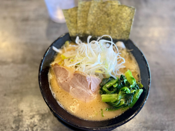 「ラーメン+白髪ネギ」@家系ラーメン 桜家の写真