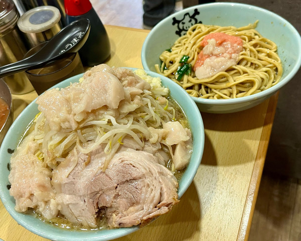 「小ラーメン トドメ玉（明太ドクロ）ダブル きまぐれたまご（梅田味」@ラーメン二郎 八王子野猿街道店2の写真