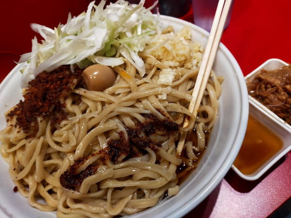 「ペペロンチーノ塩油そば大・蝦油・解豚・葱・脂卵（二・FG・辣」@麺屋HEROの写真