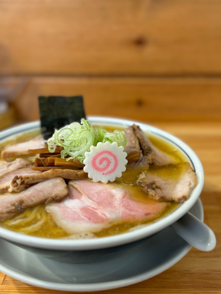 「チャーシュー麺大盛り」@there is ramenの写真