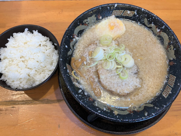 「こってりらーめん　ライス」@らーめん 平太周 神保町店の写真