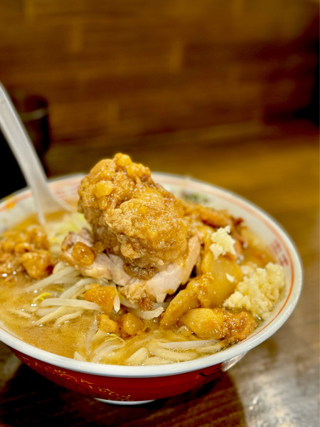 「ラーメン（200g）1,070円」@男気らーめんアカギ 新田木崎店の写真