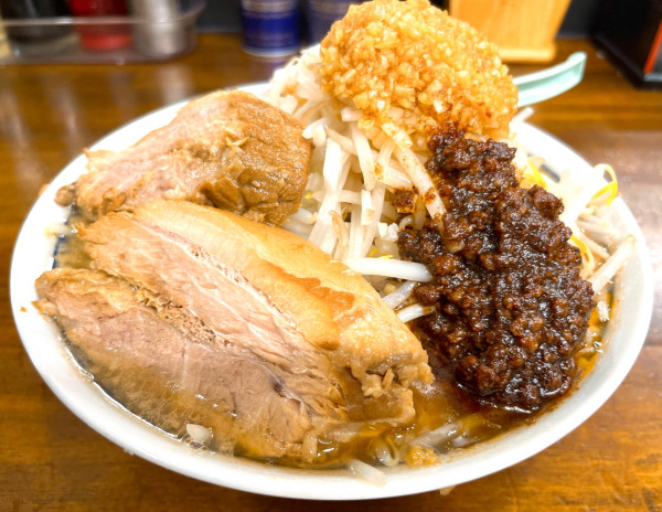 「豚太麺（950円）、豚増し（200円）、辛みそ（200円）」@豚男爵の写真