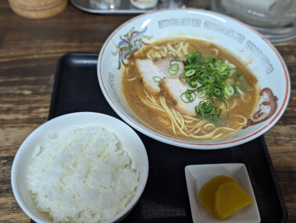 「中華そばご飯小」@中華そば しま彰の写真