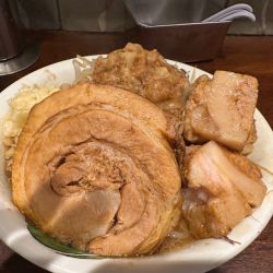 雷そば　中　豚トロ