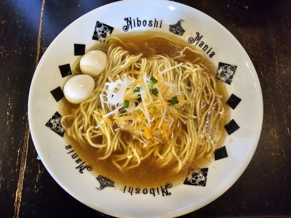 「【限定】銀鱗縞鯵煮干蕎麦　1000円」@煮干結社 弘前店の写真