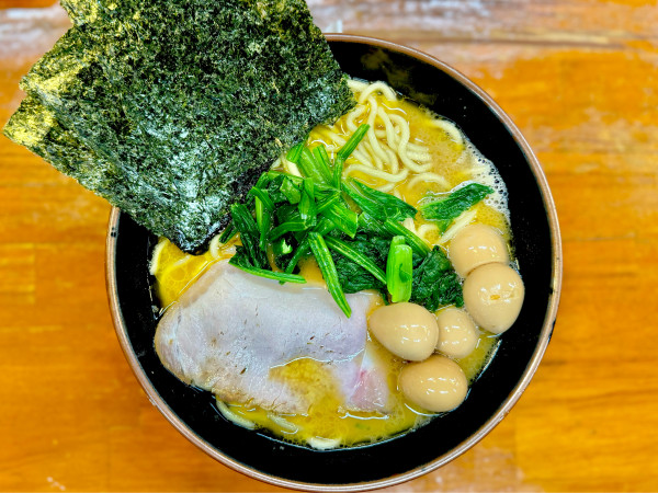 「ばんだい流家系らぁ麺」@会津ばんだいらーめん 伊勢崎店の写真
