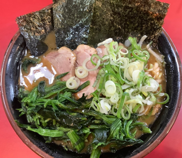 「中盛チャーシュー麺　＋　ほうれん草　＋　ネギ」@とらきち家 光の写真