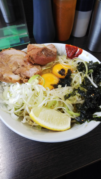 「たまごかけ麺 ネギ」@ラーメン二郎 川越店の写真