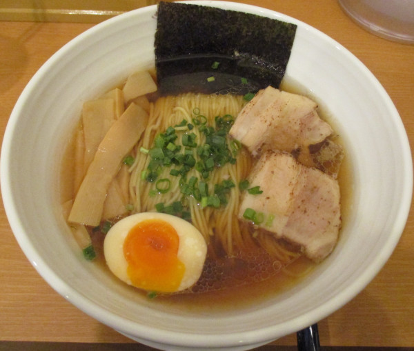 「鯛醤油ラーメン　770円」@麺屋願月 駒込店の写真