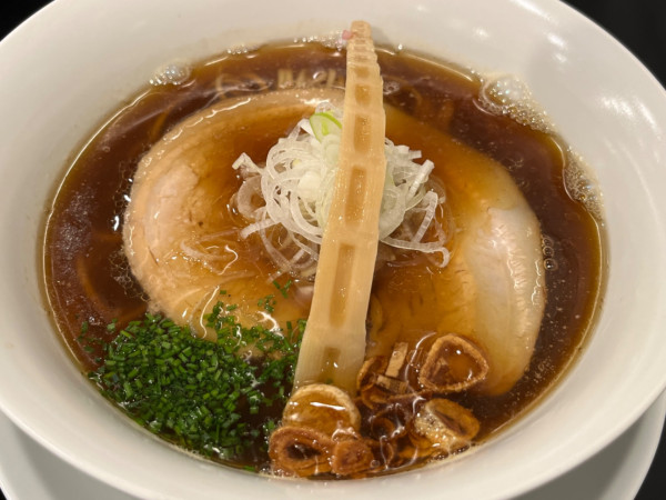 「醤油拉麺」@創作麺工房 鳴龍の写真