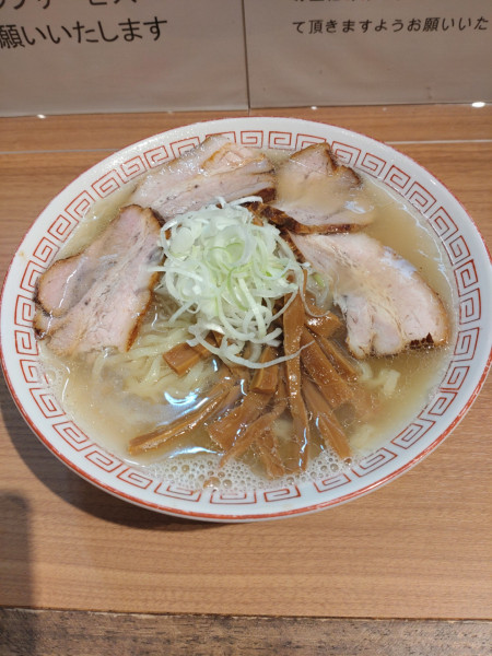 「塩ラーメン　麺大盛り」@喜多方ラーメン 新じまの写真
