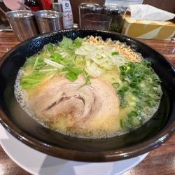 極み鶏　太麺　固め　950円
